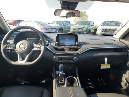 2025 Nissan Altima SR AWD
