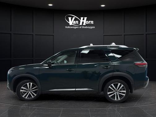 Obsidian Green Pearl 2022 Nissan Pathfinder Platinum 4WD