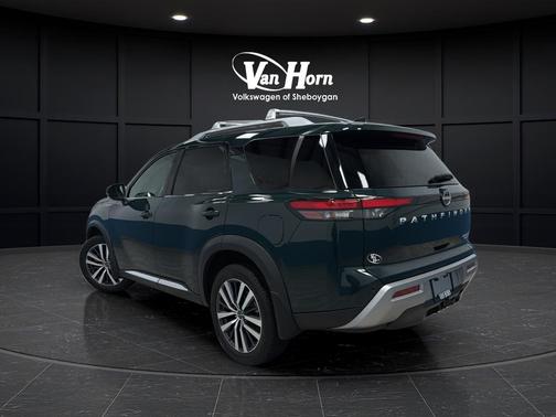Obsidian Green Pearl 2022 Nissan Pathfinder Platinum 4WD