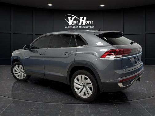Platinum Gray Metallic 2022 Volkswagen Atlas Cross Sport 3.6L V6 SE w/Technology