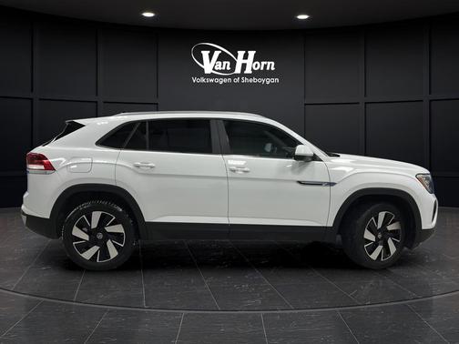 2024 Volkswagen Atlas Cross Sport 2.0T SE w/Technology 4MOTION