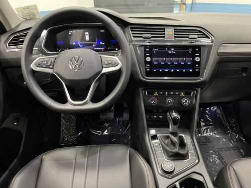 2024 Volkswagen Tiguan 2.0T Wolfsburg Edition