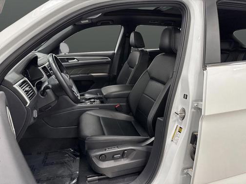 2022 Volkswagen Atlas Cross Sport 3.6L V6 SEL R-Line