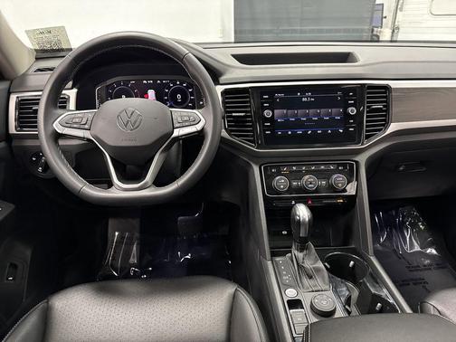 2023 Volkswagen Atlas 3.6L SE w/Technology
