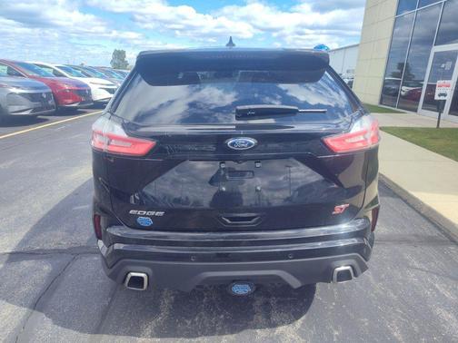 2020 Ford Edge ST