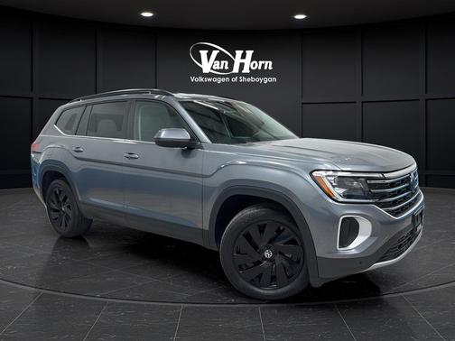 Platinum Gray Metallic 2025 Volkswagen Atlas 2.0T SE w/Technology 4MOTION