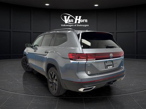 Platinum Gray Metallic 2025 Volkswagen Atlas 2.0T SE w/Technology 4MOTION