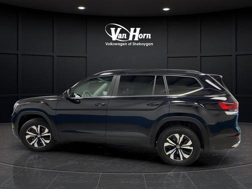 Deep Black 2024 Volkswagen Atlas 2.0T SE