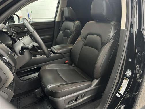 2022 Nissan Pathfinder SL 2WD