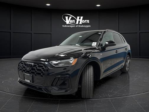 Mythos Black Metallic 2024 Audi Q5 e 55 S line Premium Plus