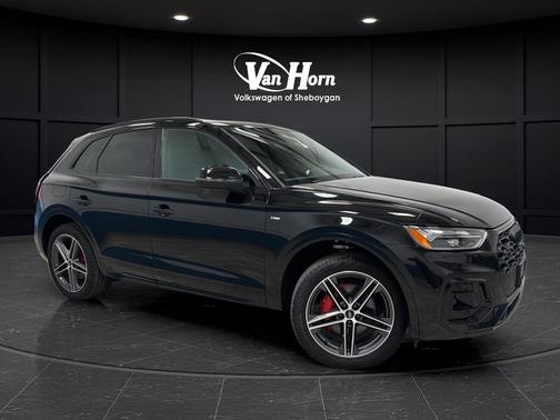 Mythos Black Metallic 2024 Audi Q5 e 55 S line Premium Plus