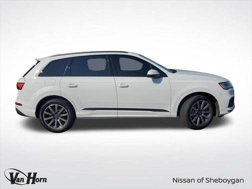 2022 Audi Q7 45 Premium Plus