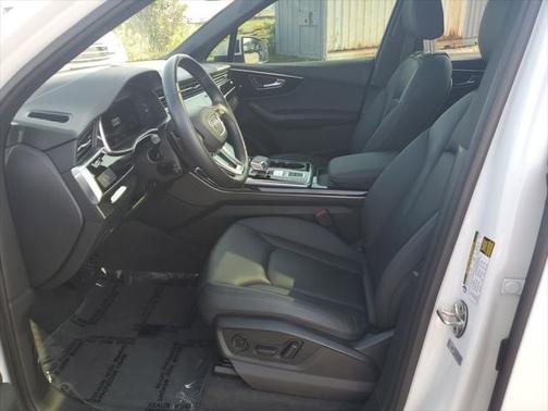 2022 Audi Q7 45 Premium Plus