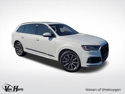 2022 Audi Q7 45 Premium Plus