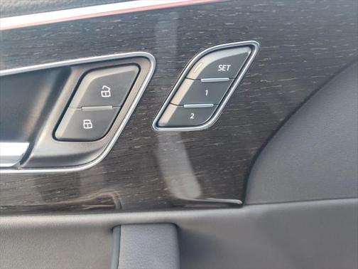 2022 Audi Q7 45 Premium Plus