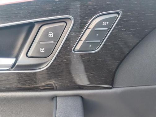 2022 Audi Q7 45 Premium Plus