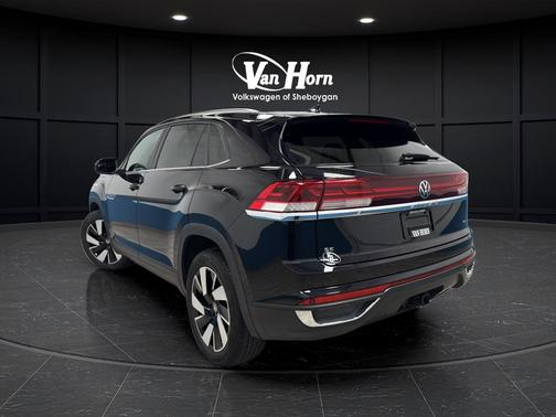 Deep Black Pearl 2024 Volkswagen Atlas Cross Sport 2.0T SE w/Technology 4MOTION