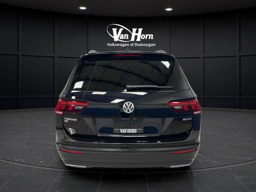 Deep Black Pearl 2019 Volkswagen Tiguan 2.0T SE 4MOTION