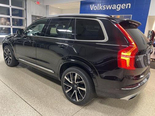 2021 Volvo XC90 Recharge Plug-In Hybrid T8 Inscription Expression 7 Passenger