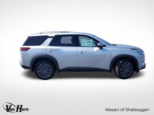 2025 Nissan Pathfinder SL 4WD