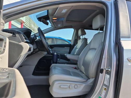 Lunar Silver Metallic 2019 Honda Odyssey EX-L