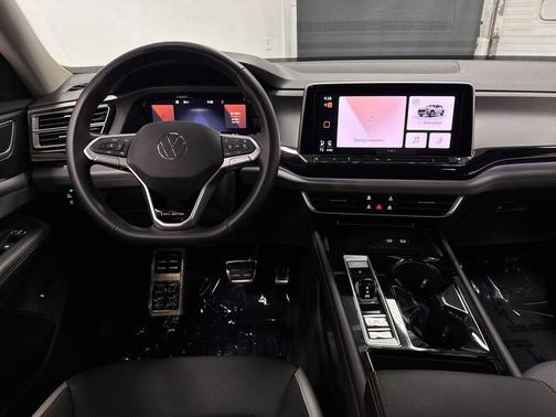 2024 Volkswagen Atlas 2.0T SE w/Technology 4MOTION