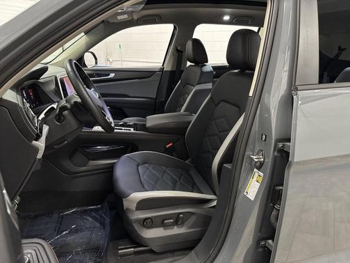 2024 Volkswagen Atlas 2.0T SE w/Technology 4MOTION