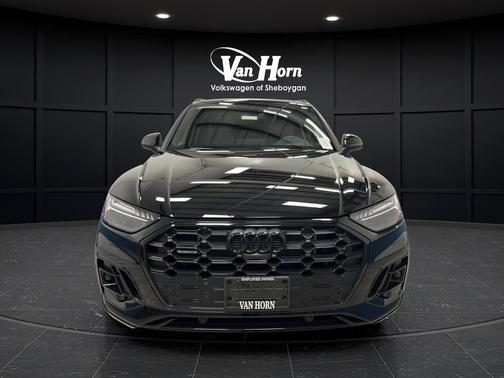 Mythos Black Metallic 2024 Audi Q5 e 55 S line Prestige