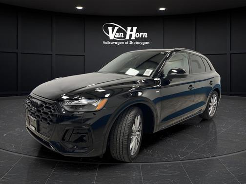 Mythos Black Metallic 2024 Audi Q5 e 55 S line Prestige