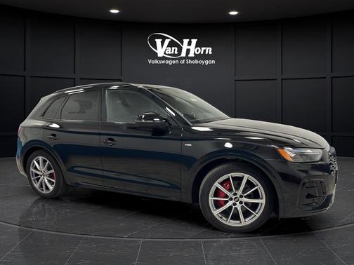 Mythos Black Metallic 2024 Audi Q5 e 55 S line Prestige