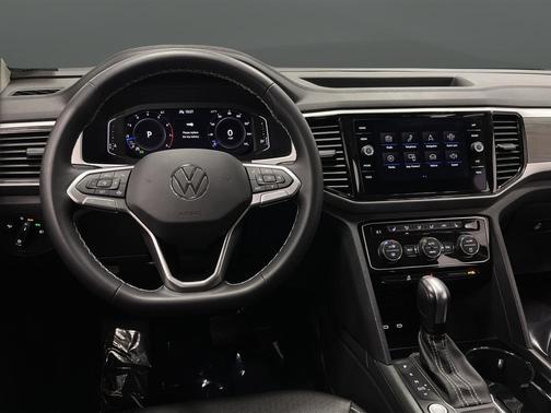2022 Volkswagen Atlas 2.0T SE w/Technology
