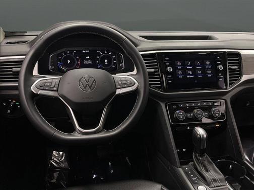 2022 Volkswagen Atlas 2.0T SE w/Technology