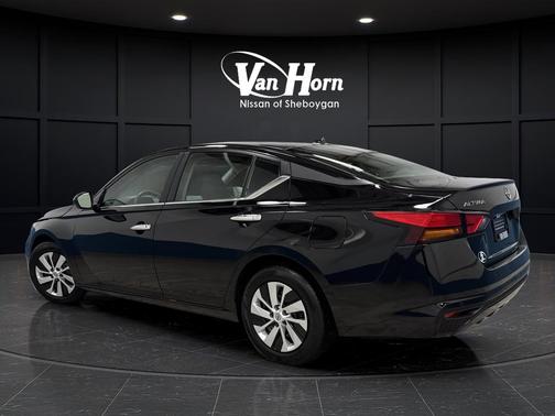 2025 Nissan Altima S FWD