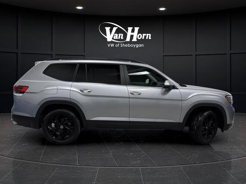 2023 Volkswagen Atlas 3.6L SE w/Technology