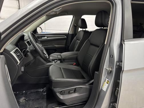 2023 Volkswagen Atlas 3.6L SE w/Technology