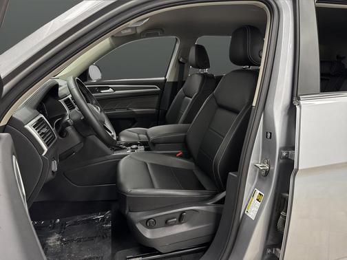 2023 Volkswagen Atlas 3.6L SE w/Technology
