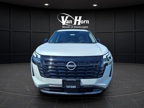 Everest White Pearl Tricoat 2026 Nissan Pathfinder Platinum