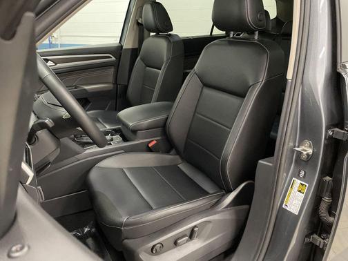 2022 Volkswagen Atlas 3.6L SE w/Technology