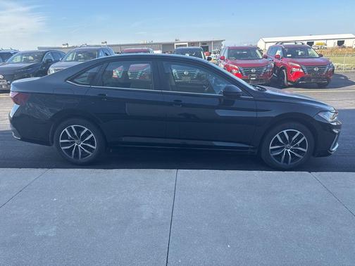 2025 Volkswagen Jetta 1.5T SE