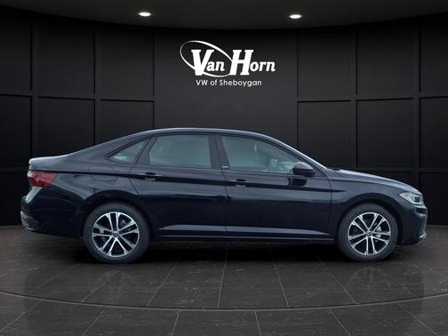 Deep Black Pearl 2026 Volkswagen Jetta 1.4T S