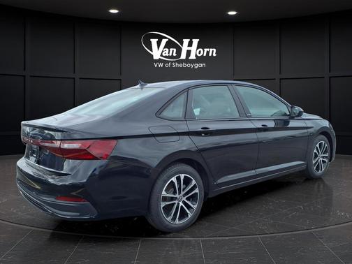 Deep Black Pearl 2026 Volkswagen Jetta 1.4T S