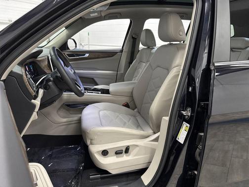 2024 Volkswagen Atlas 2.0T SE w/Technology 4MOTION