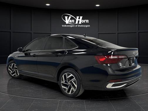 Deep Black 2022 Volkswagen Jetta 1.5T SEL