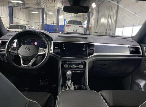 2023 Volkswagen Atlas Cross Sport 3.6L V6 SEL R-Line
