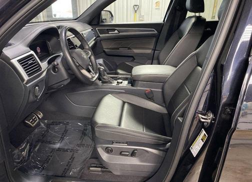 2023 Volkswagen Atlas Cross Sport 3.6L V6 SEL R-Line