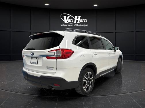 Crystal White Pearl 2023 Subaru Ascent Limited 7-Passenger