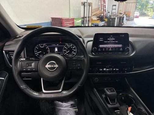 2022 Nissan Rogue SL