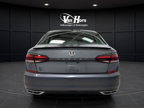 Platinum Gray Metallic 2020 Volkswagen Passat 2.0T R-Line