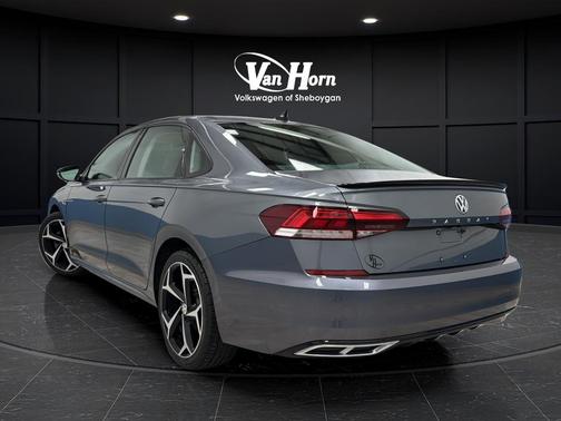 Platinum Gray Metallic 2020 Volkswagen Passat 2.0T R-Line