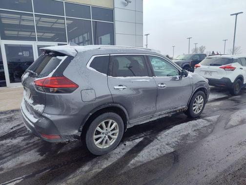 2018 Nissan Rogue SV